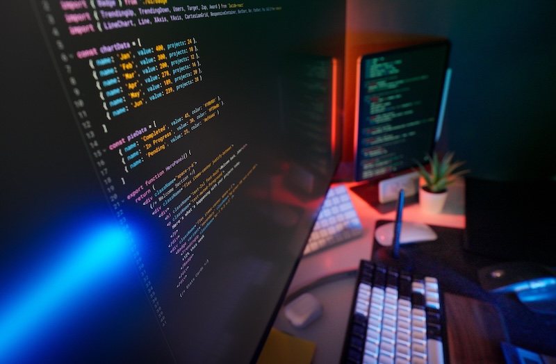 Moderner digitaler Arbeitsplatz und produktive Zusammenarbeit